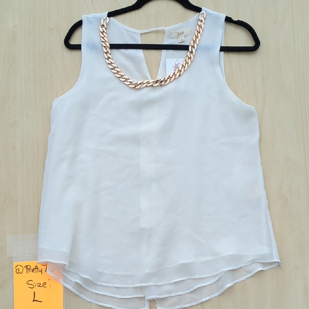ePretty White Top with Gold Chain Accent
